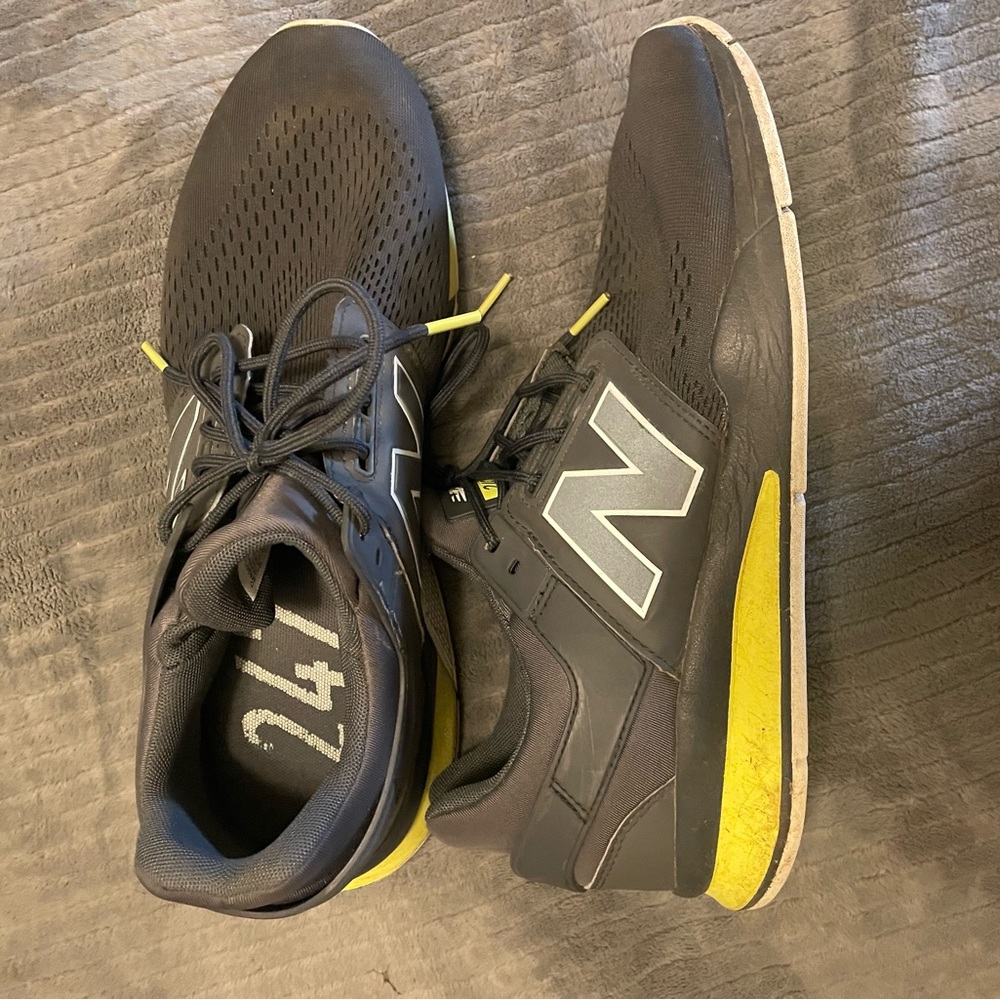 New Balance 247 sneakers